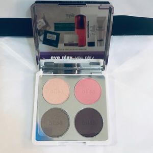 ✋🏼425 Bliss Hey Four Eyes Eyeshadow Palette